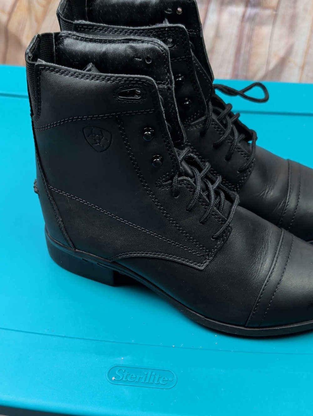 Ariat Black Lace-Up Ankle Boots Women's 6 Like New